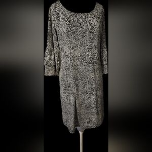 NWOT Apt 9 Bell Sleeve Dress